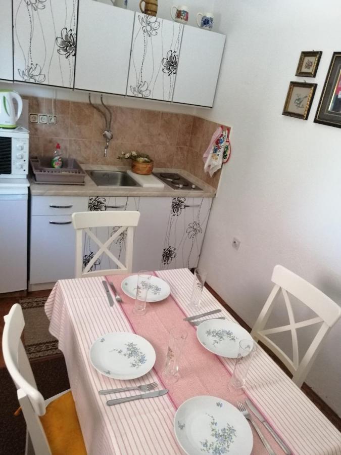 Apartman Mira Lägenhet Baška Exteriör bild
