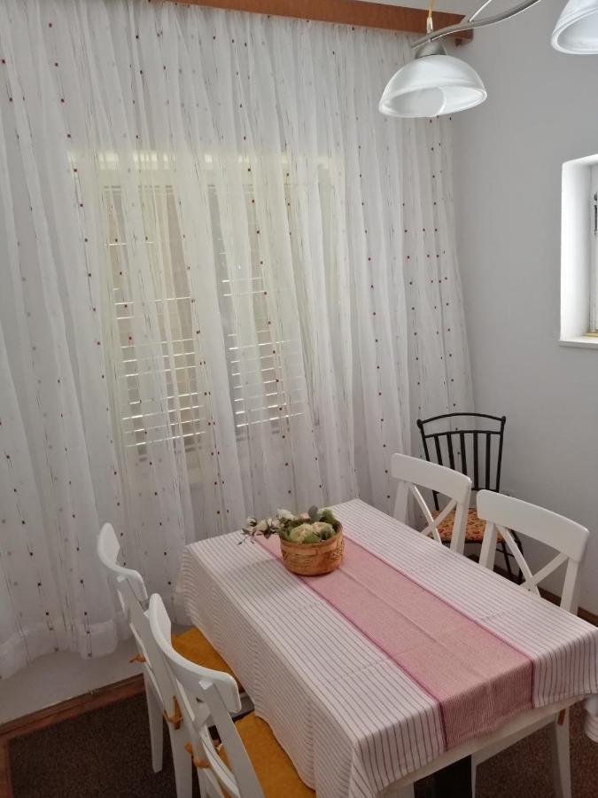 Apartman Mira Lägenhet Baška Exteriör bild