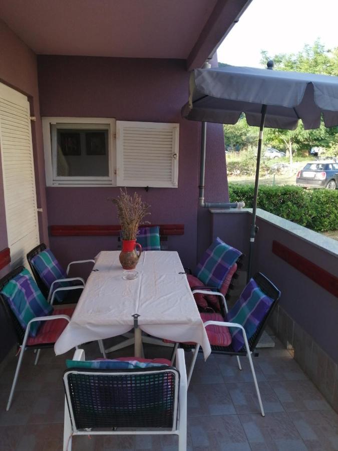 Apartman Mira Lägenhet Baška Exteriör bild
